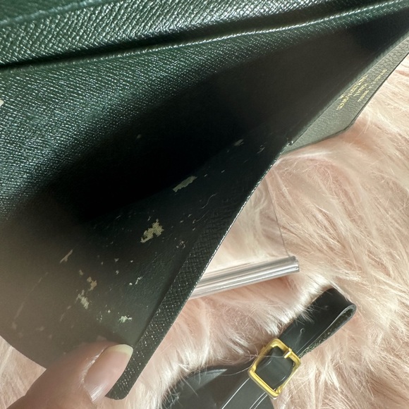 Louis Vuitton 💯% authentic.long wallet taiga leather and Clutch w/ luggage tag - Picture 3 of 8